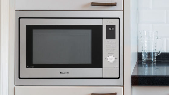 microwave-with-push-button-door