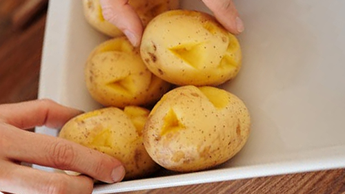 Boil Baby Potatoes Using Microwaves